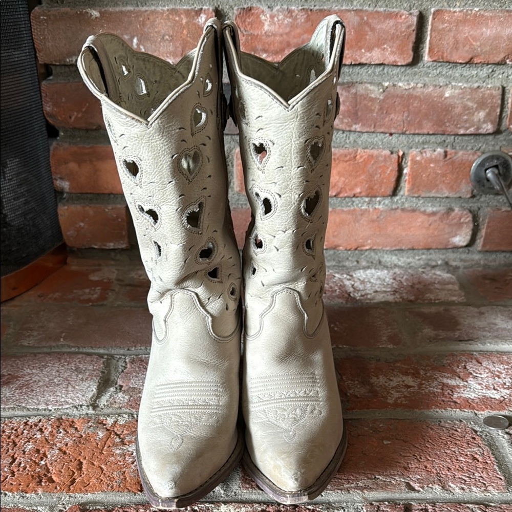 Cowboy Boots-Crush by Durango® Women's Taupe Heartfelt Boot